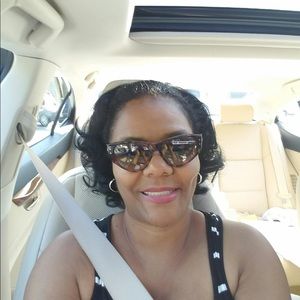 Meet your Posher, Constance